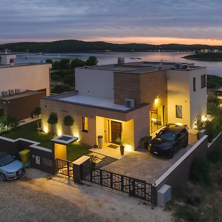 Awesome In With House Sea View * Medulin